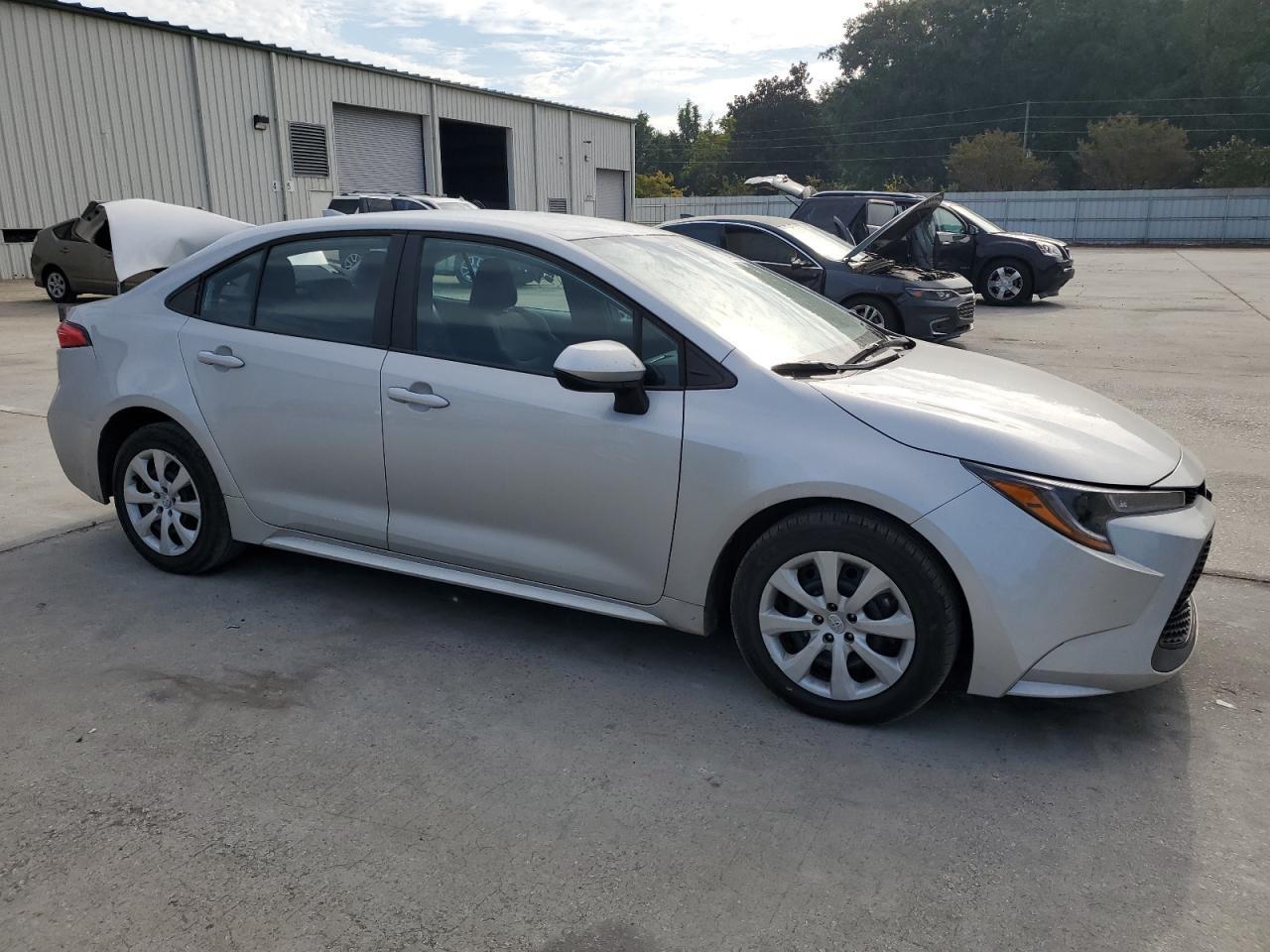 2022 Toyota Corolla Le - Фото 4