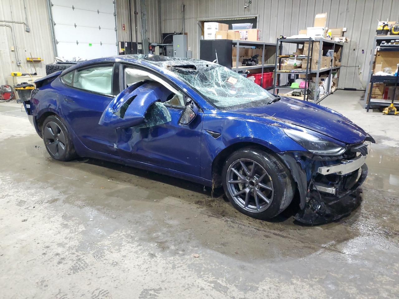 2023 Tesla Model 3 - Фото 4