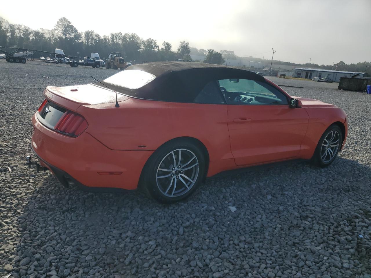 2015 Ford Mustang - Фото 3