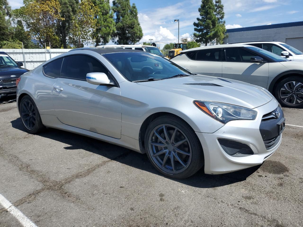 2013 Hyundai Genesis Coupe 2.0T - Фото 4