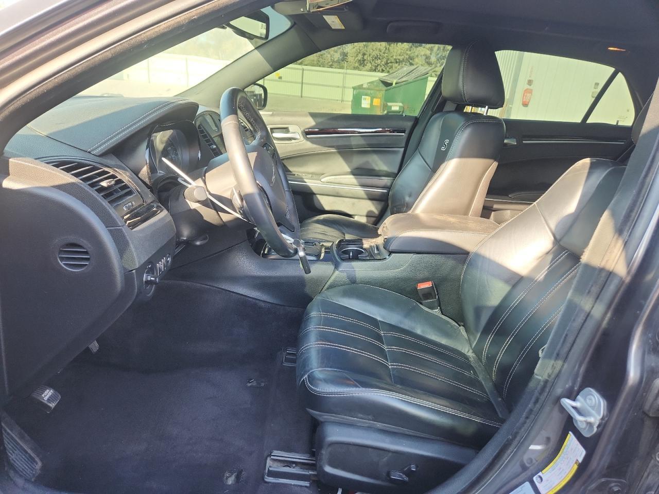 2017 Chrysler 300 S - Фото 7