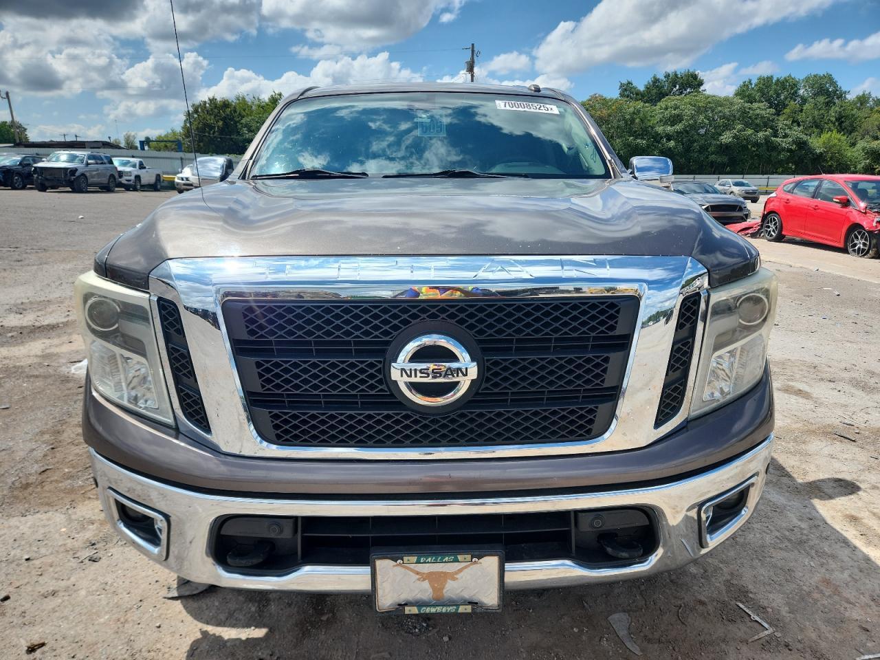 2017 Nissan Titan Sv - Image 5