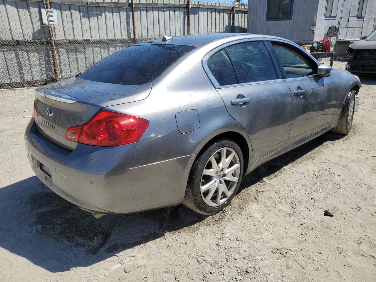 2010 Infiniti G37 Base - Image 3
