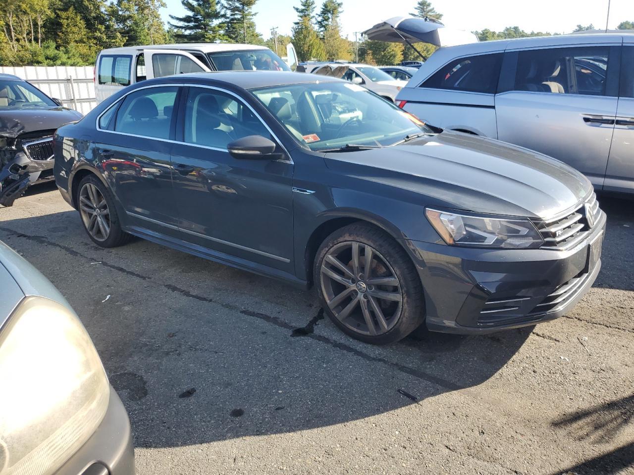 2017 Volkswagen Passat R-Line - Фото 4