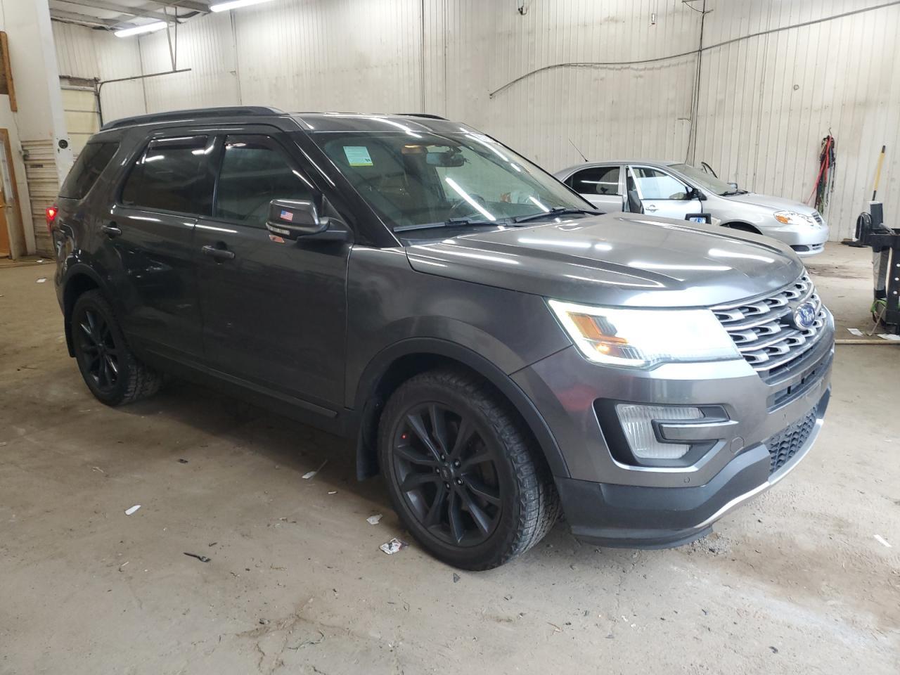2017 Ford Explorer Xlt - Фото 4