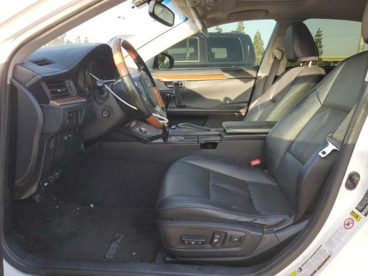 2014 Lexus Es 300H - Image 7