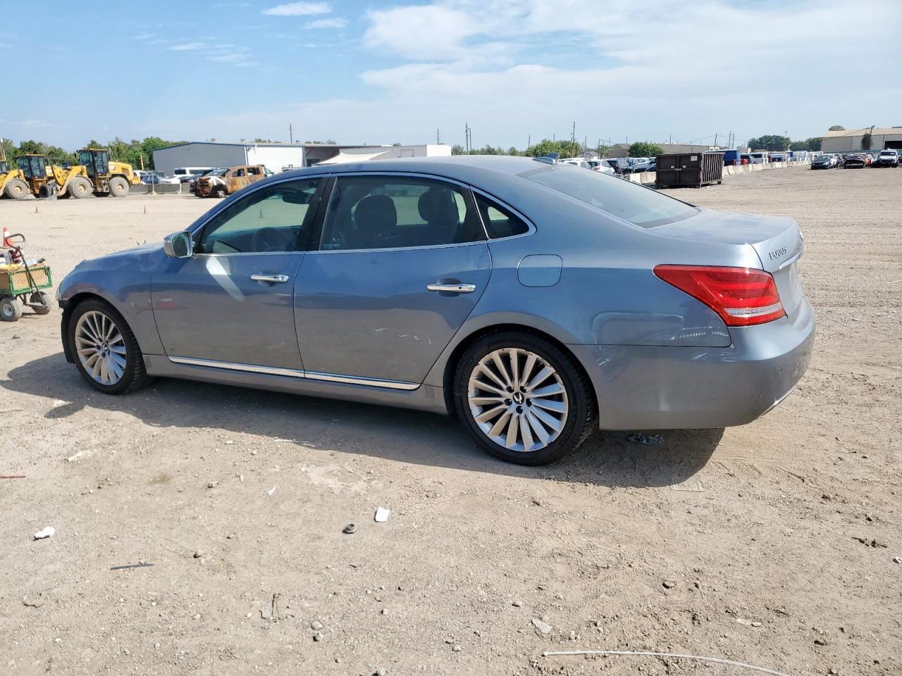 2016 Hyundai Equus Signature - Image 2