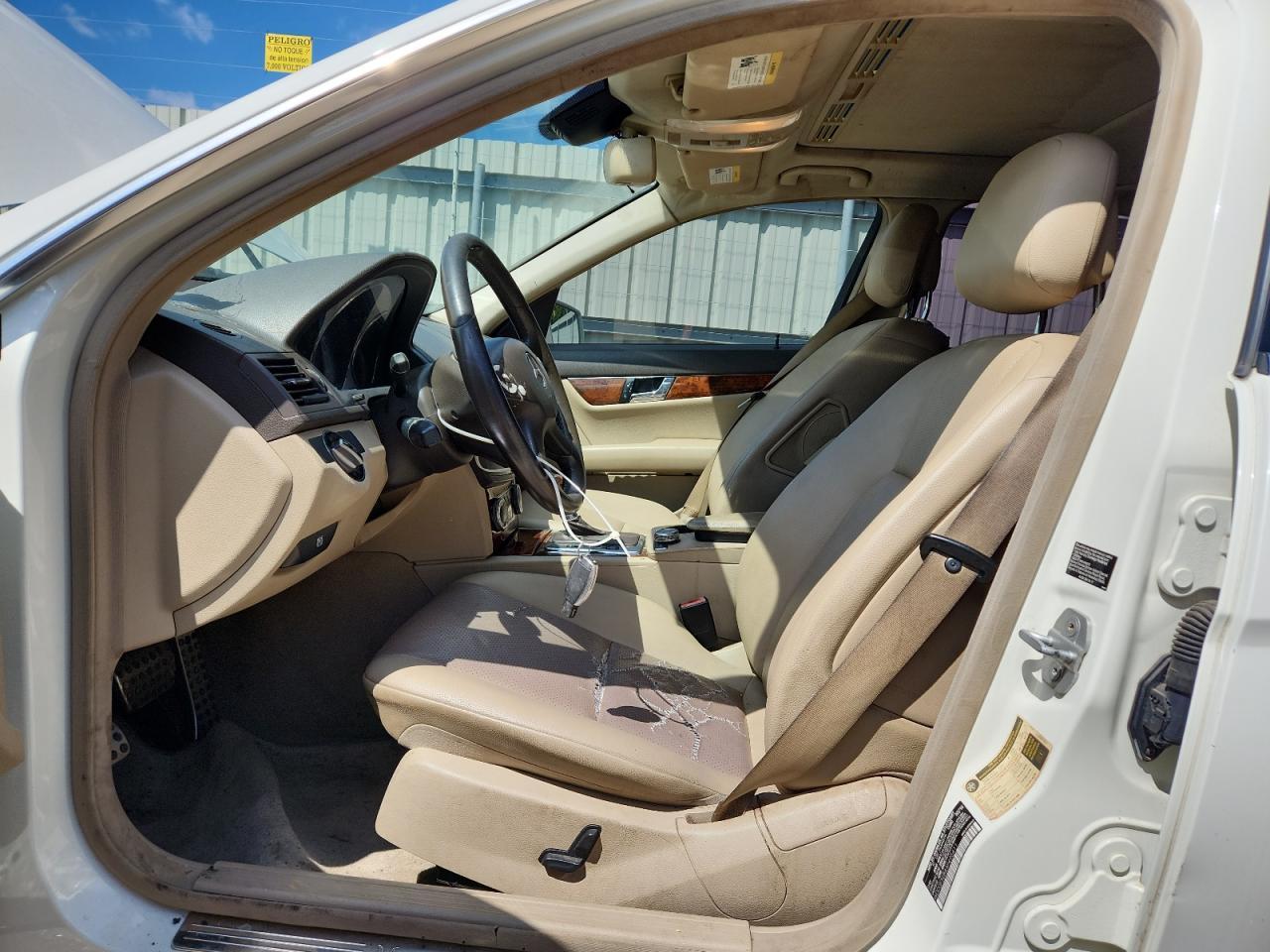 2010 Mercedes-Benz C 300 - Фото 7