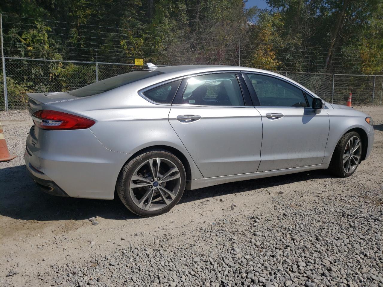 2019 Ford Fusion Titanium - Фото 3