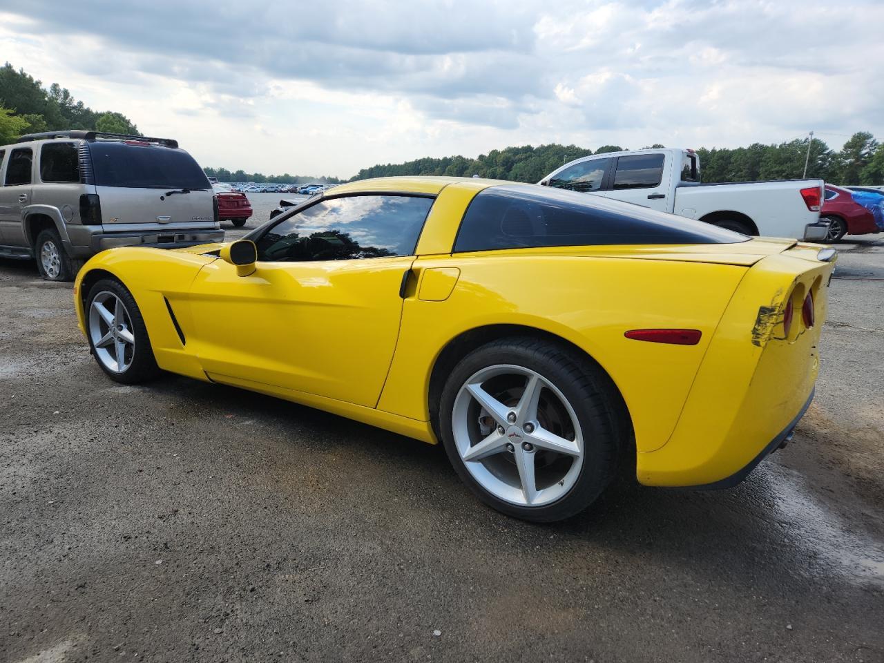2011 Chevrolet Corvette - Фото 2