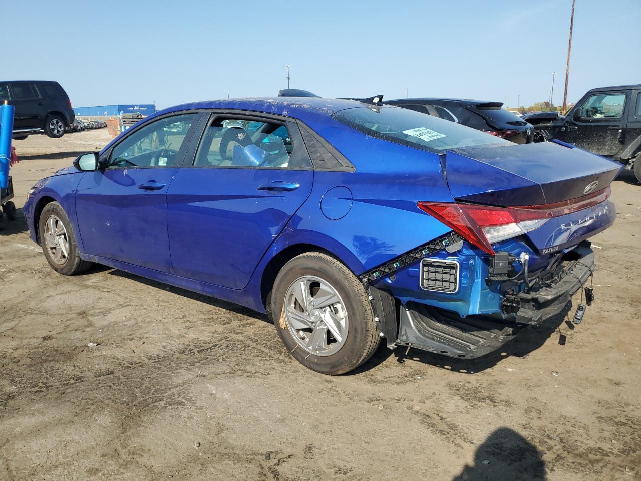 2025 Hyundai Elantra Se - Фото 2