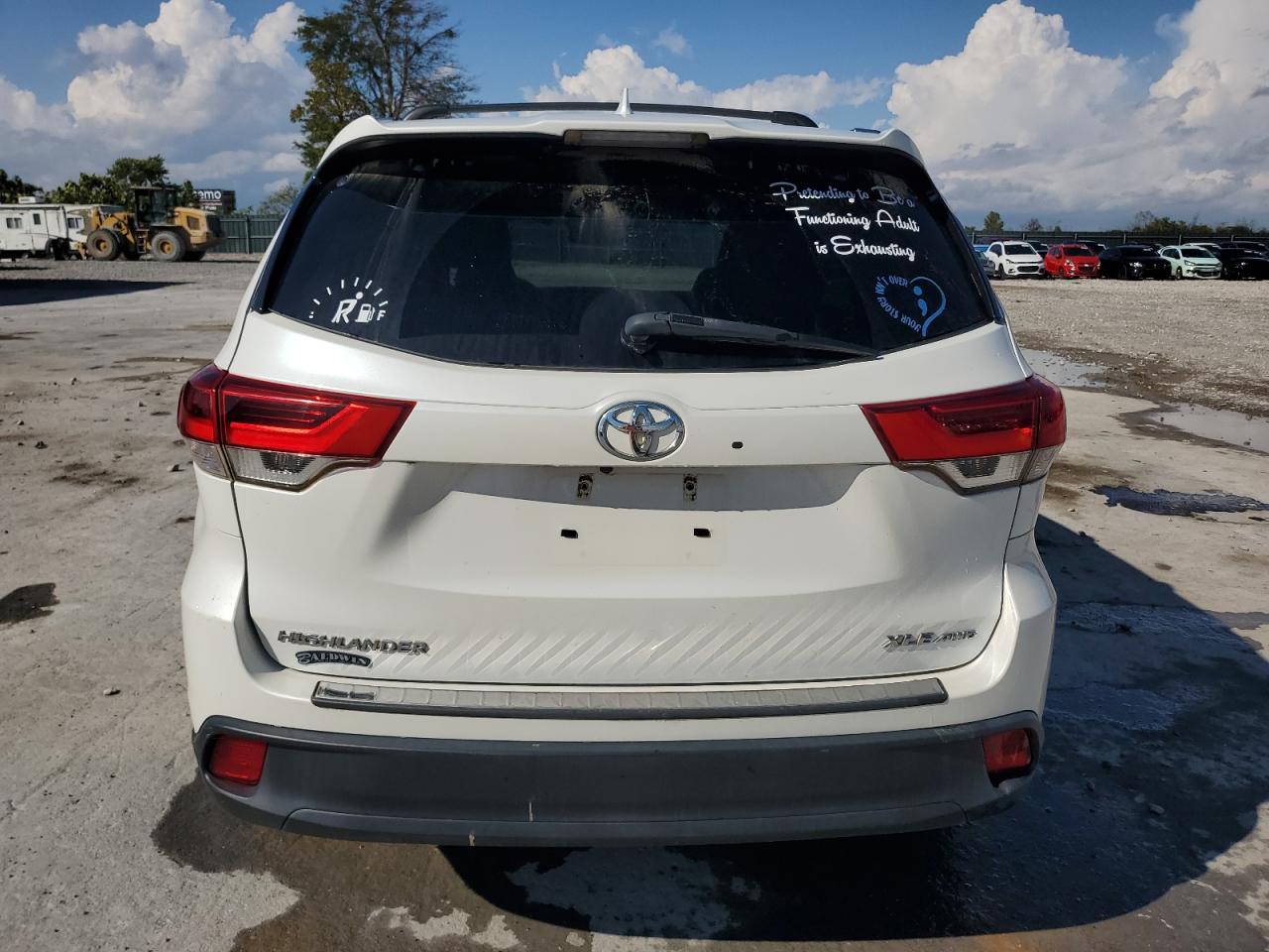 2017 Toyota Highlander Se - Фото 6