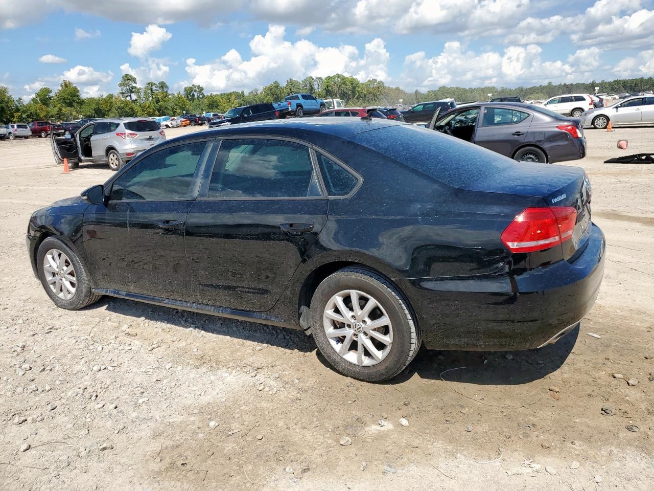 2012 Volkswagen Passat S - Image 2