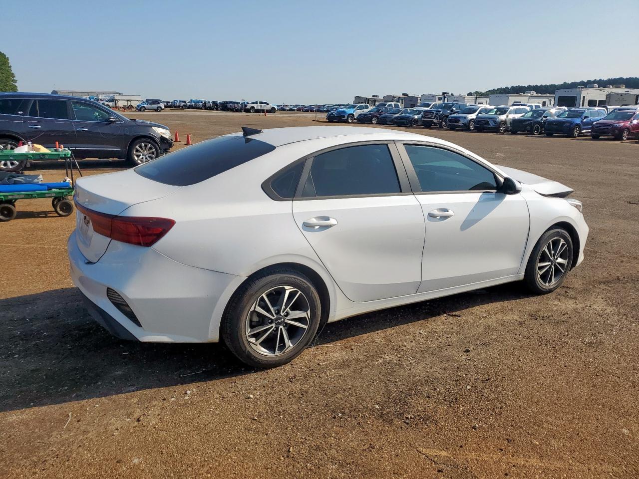 2023 Kia Forte Lx - Фото 3