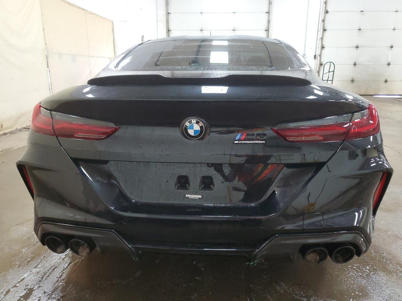 2022 BMW M8 - Фото 6