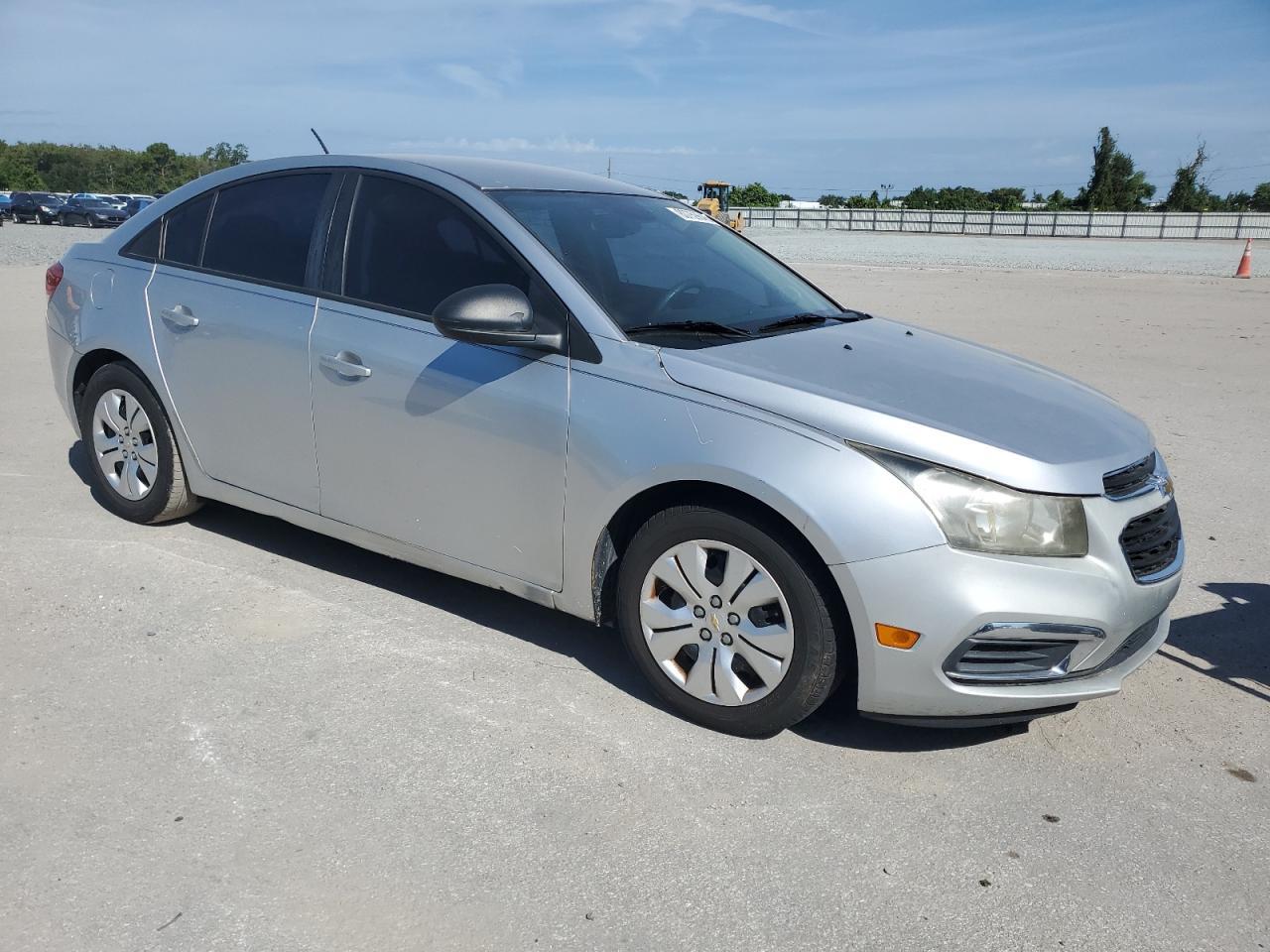 2016 Chevrolet Cruze Limited Ls - Image 4