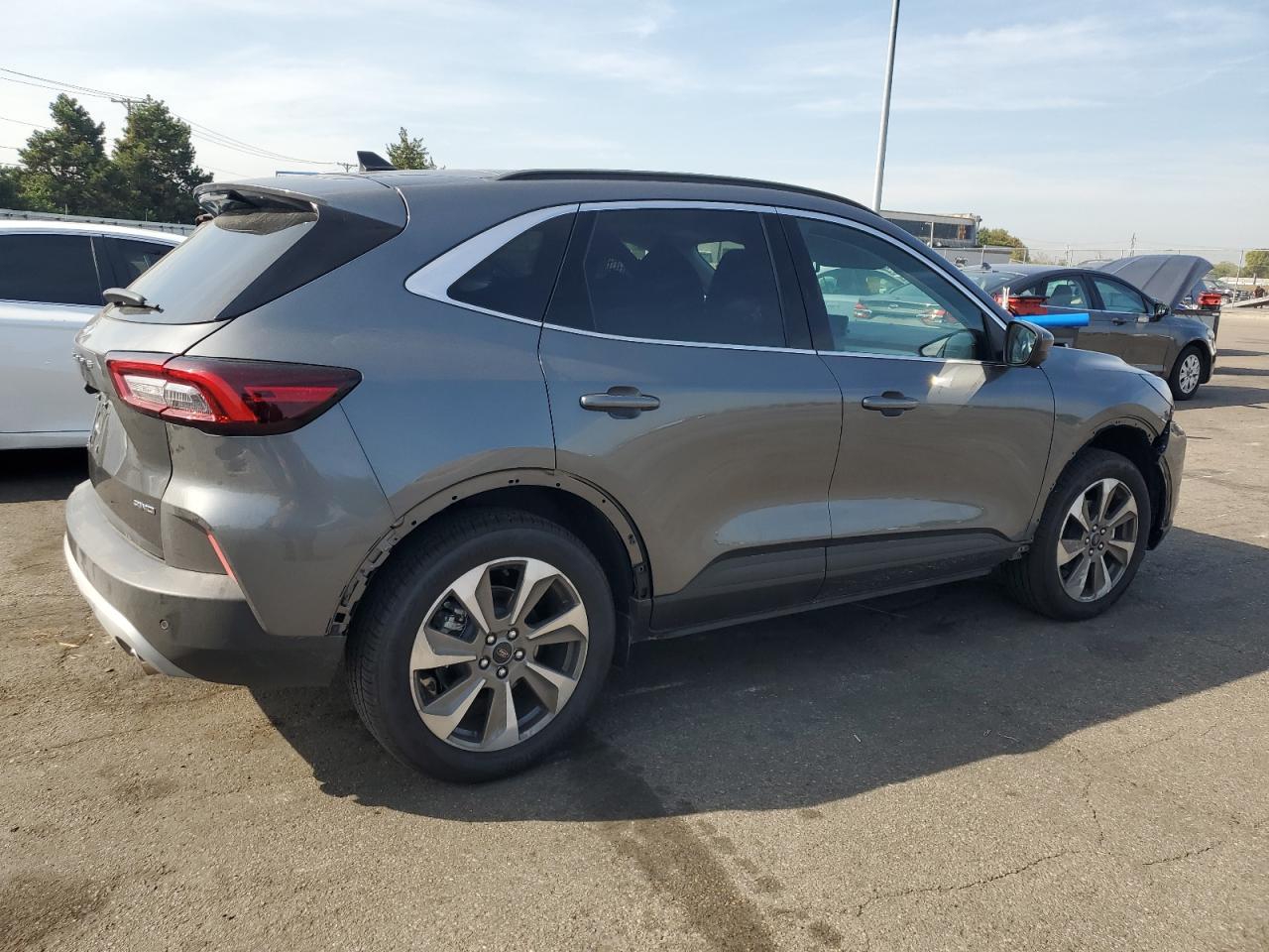 2025 Ford Escape Platinum - Image 3