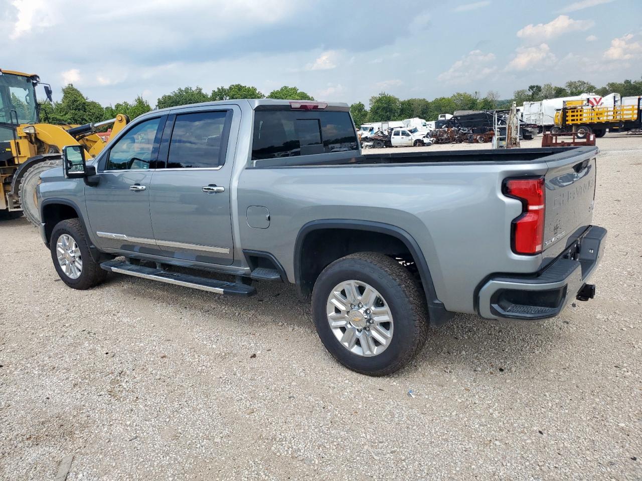 2024 Chevrolet Silverado K2500 High Country - Фото 2