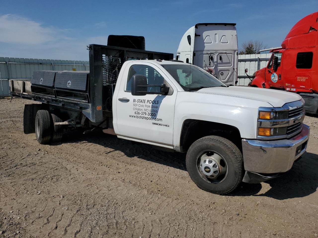 2017 Chevrolet Silverado K3500 - Фото 4