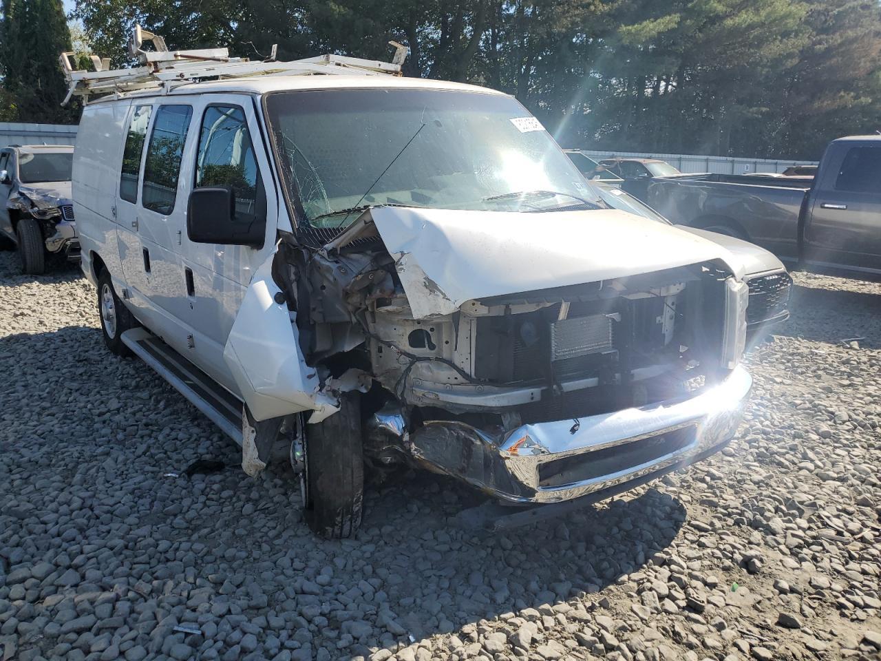2013 Ford Econoline E250 Van - Фото 4