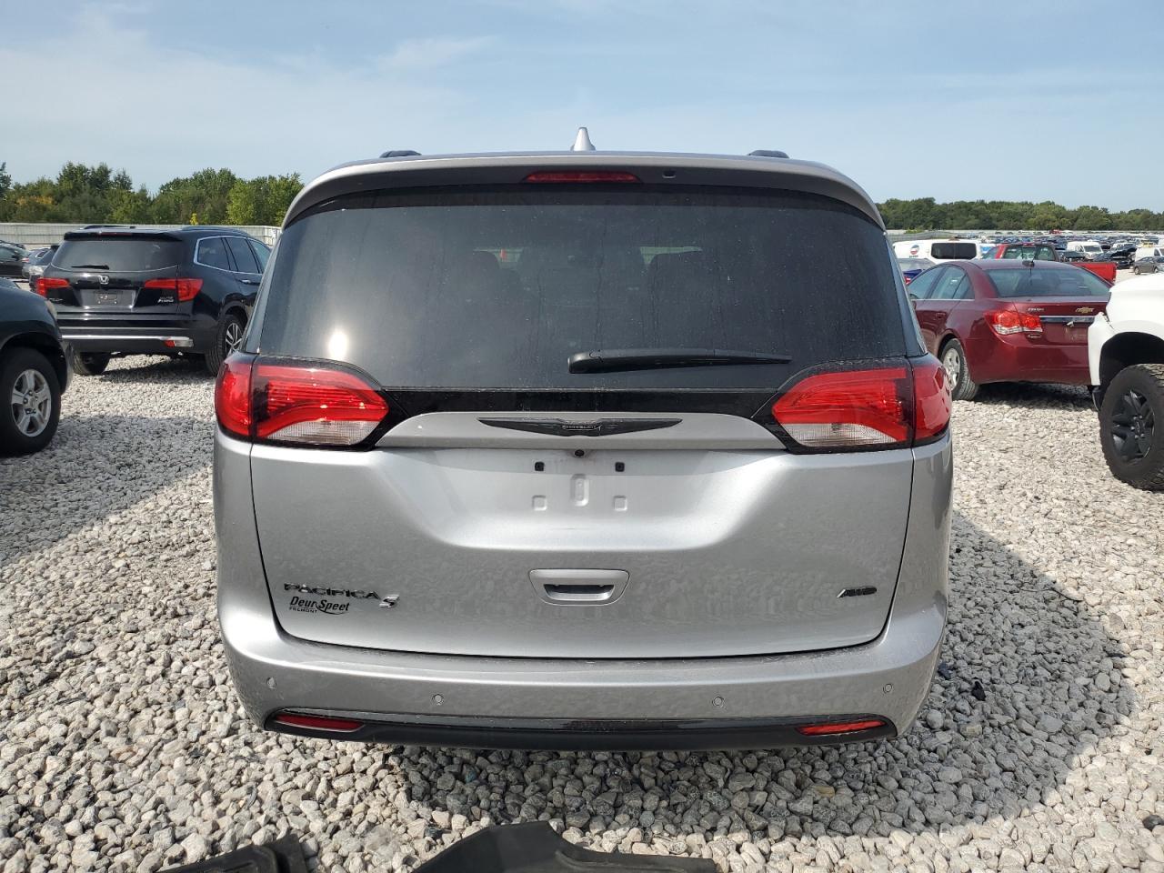 2020 Chrysler Pacifica Touring L - Image 6