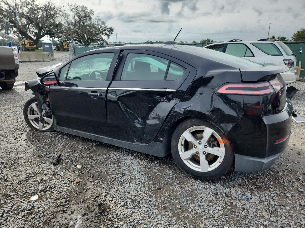 2015 Chevrolet Volt - Image 2