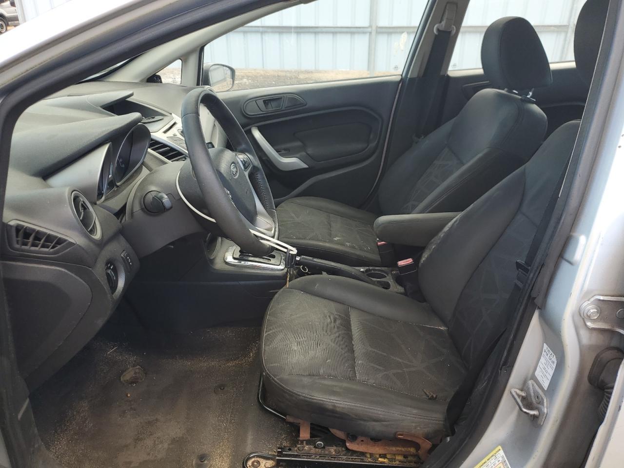 2013 Ford Fiesta Se - Фото 7