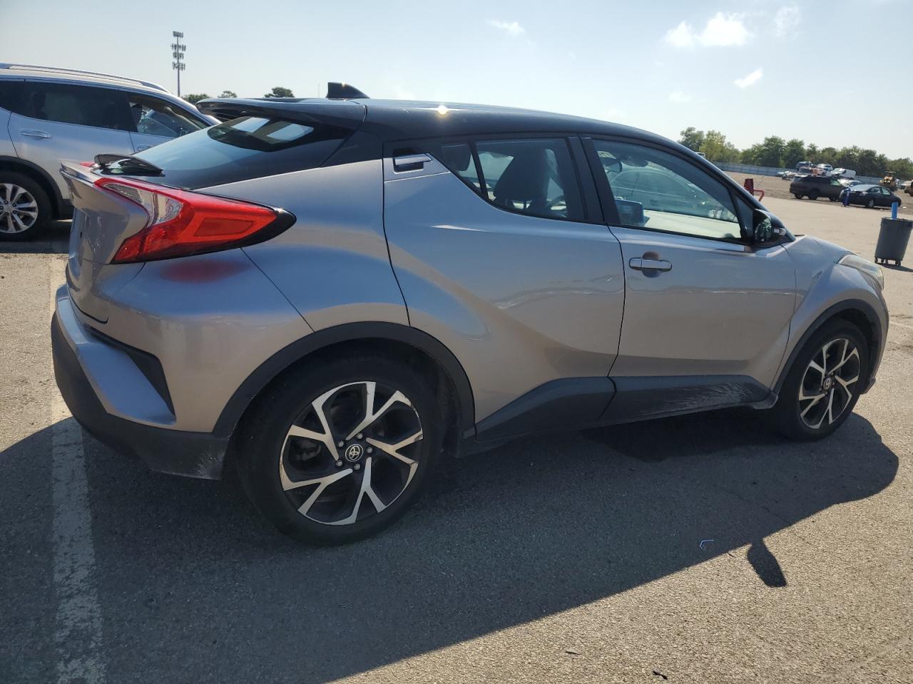 2020 Toyota C-Hr Xle - Image 3