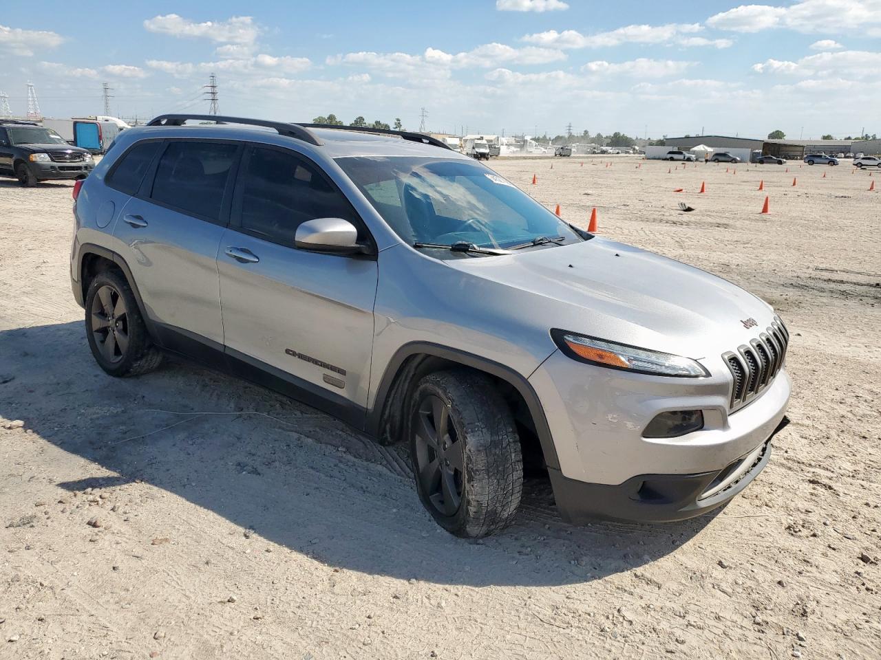 2016 Jeep Cherokee Latitude - Фото 4