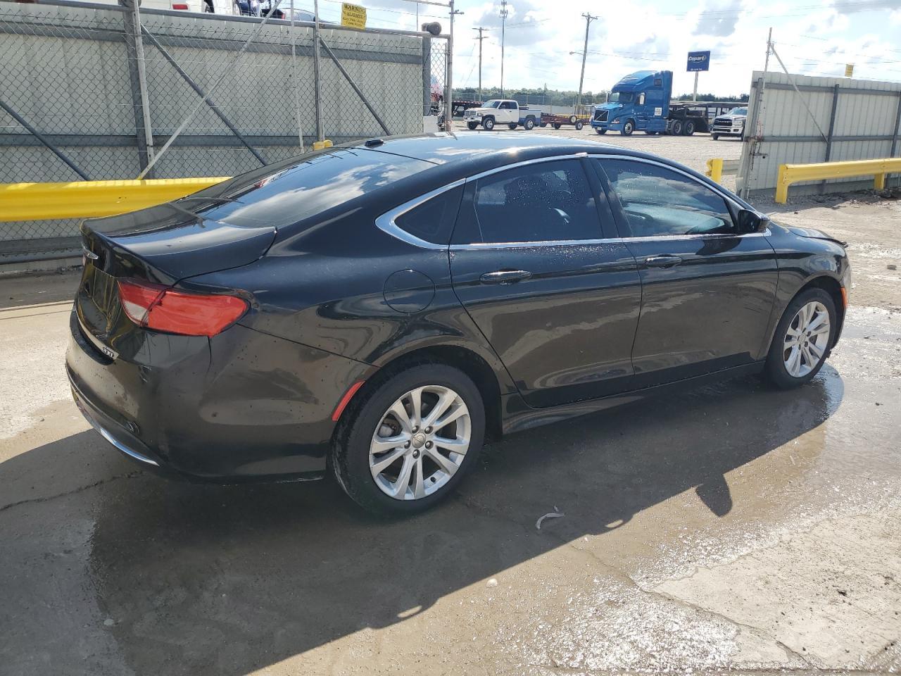 2015 Chrysler 200 Limited - Image 3