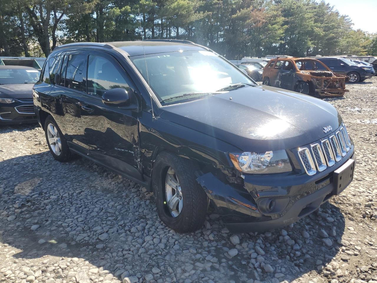 2016 Jeep Compass Latitude - Image 4