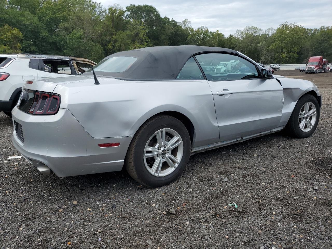 2013 Ford Mustang - Фото 3