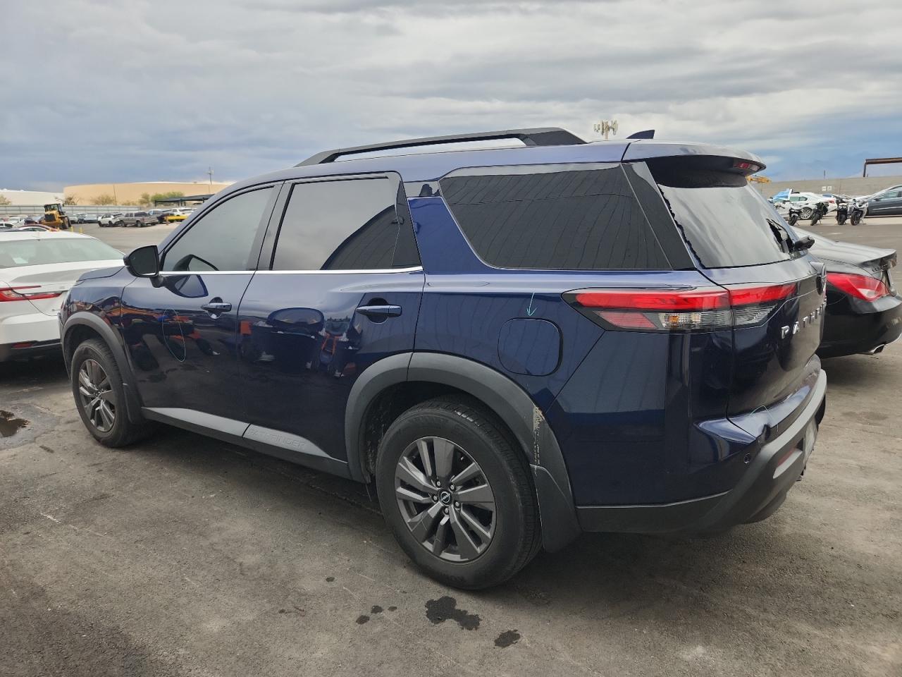 2022 Nissan Pathfinder Sv - Фото 2