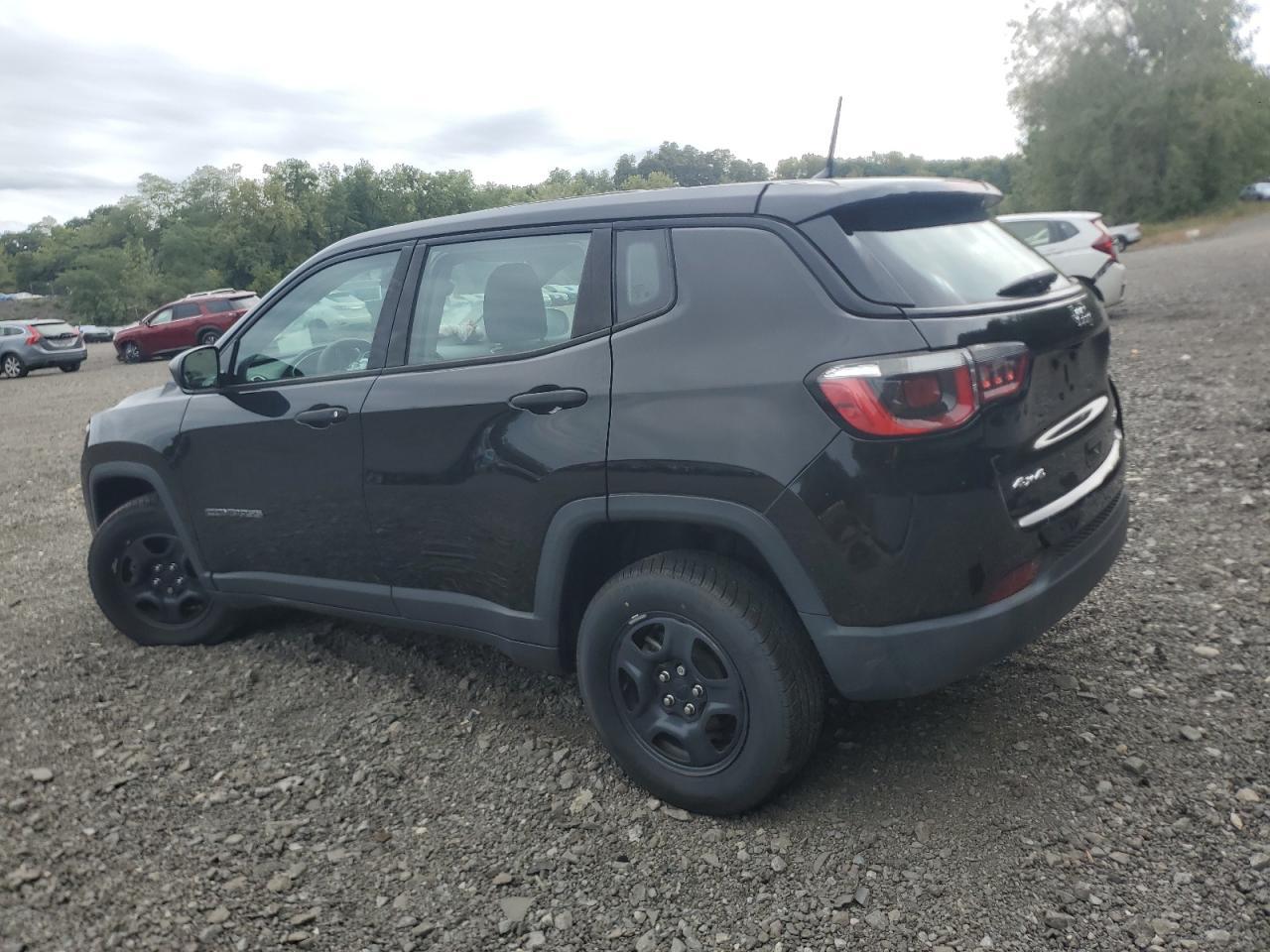 2018 Jeep Compass Sport - Фото 2