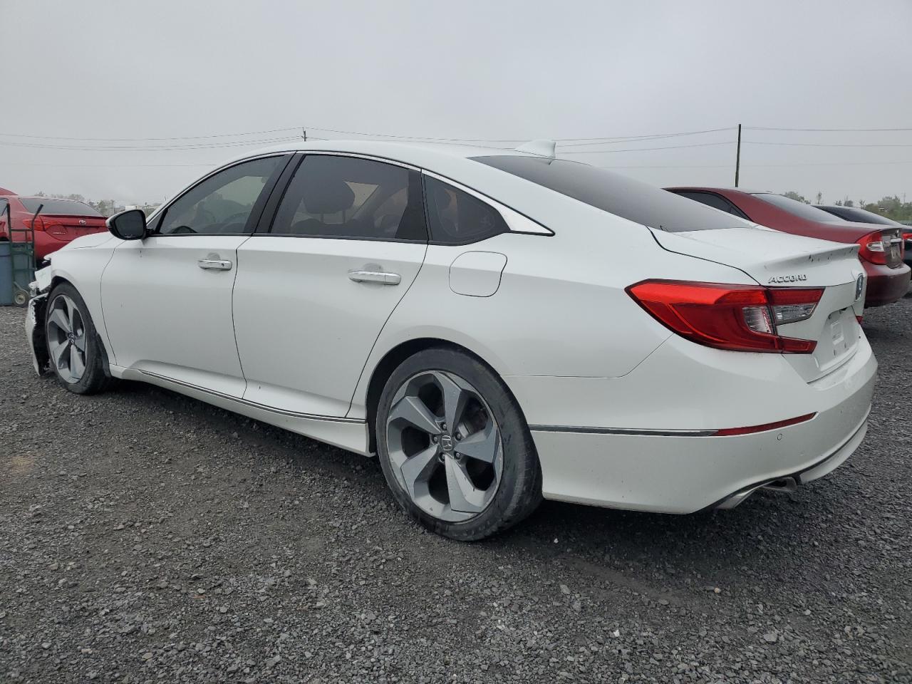 2019 Honda Accord Touring - Фото 2
