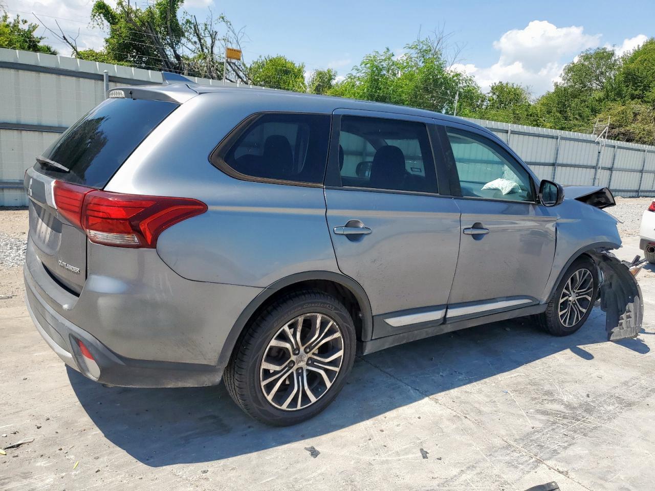 2018 Mitsubishi Outlander Se - Image 3