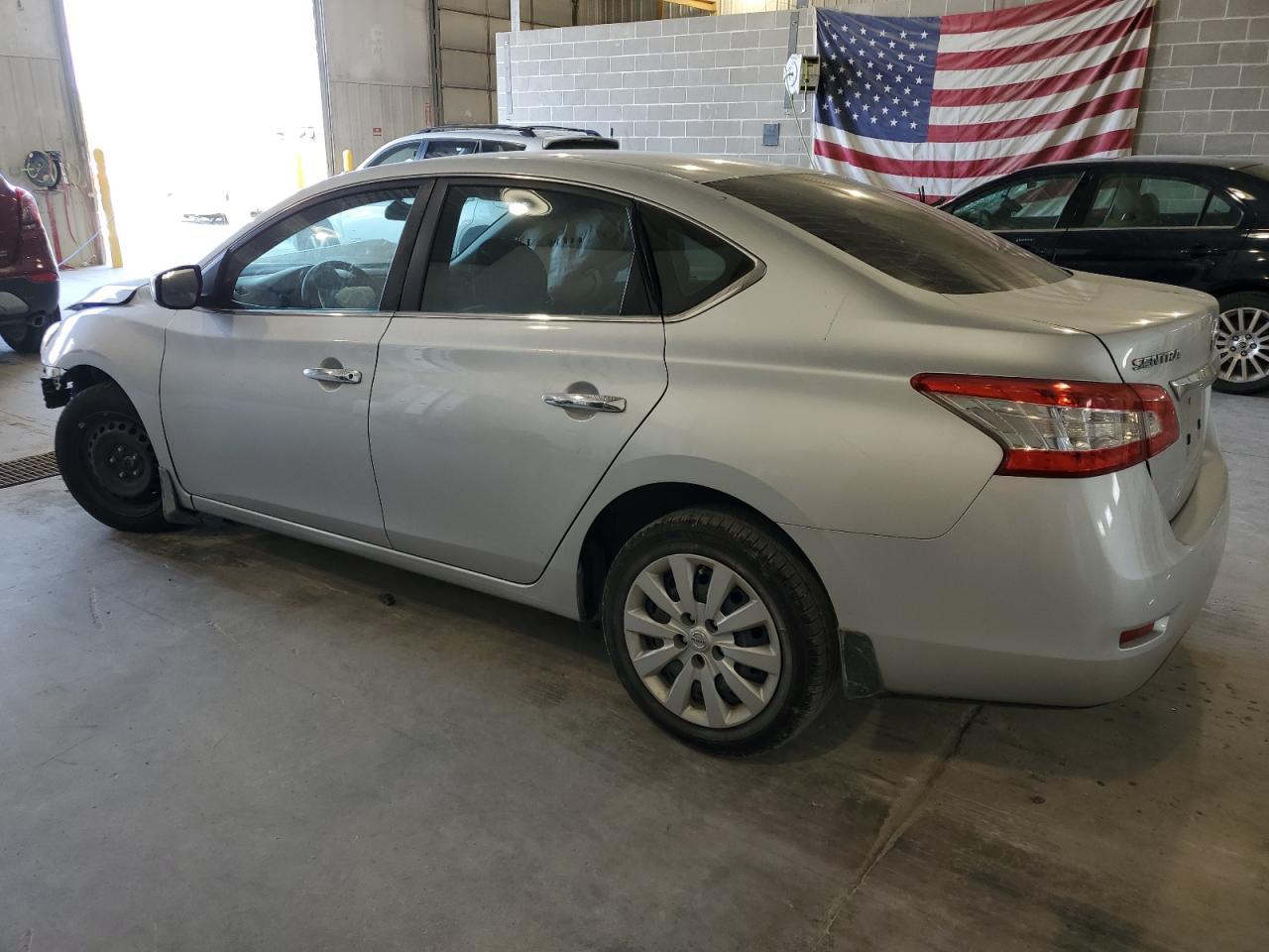 2015 Nissan Sentra S - Фото 2