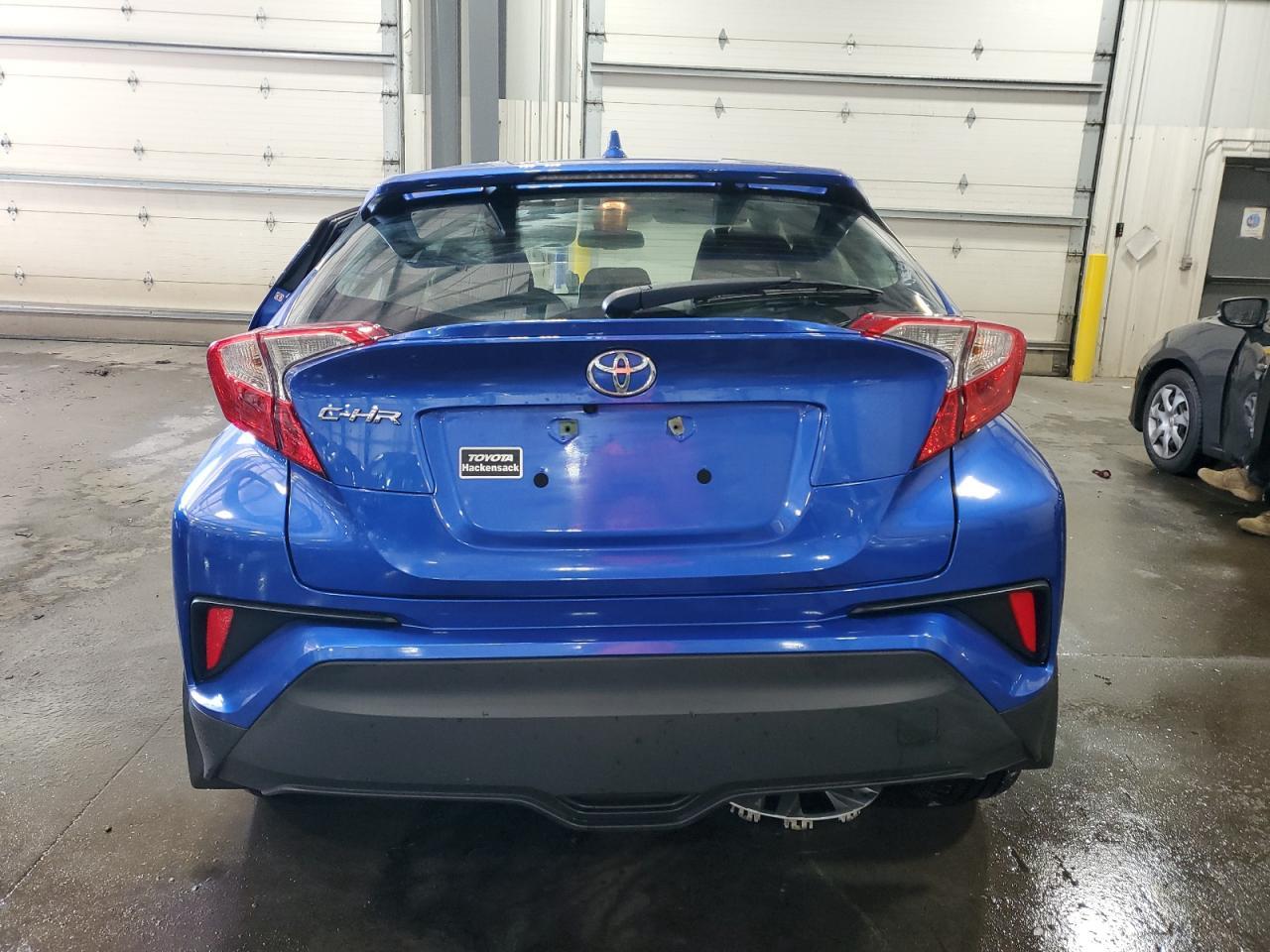2019 Toyota C-Hr Xle - Image 6