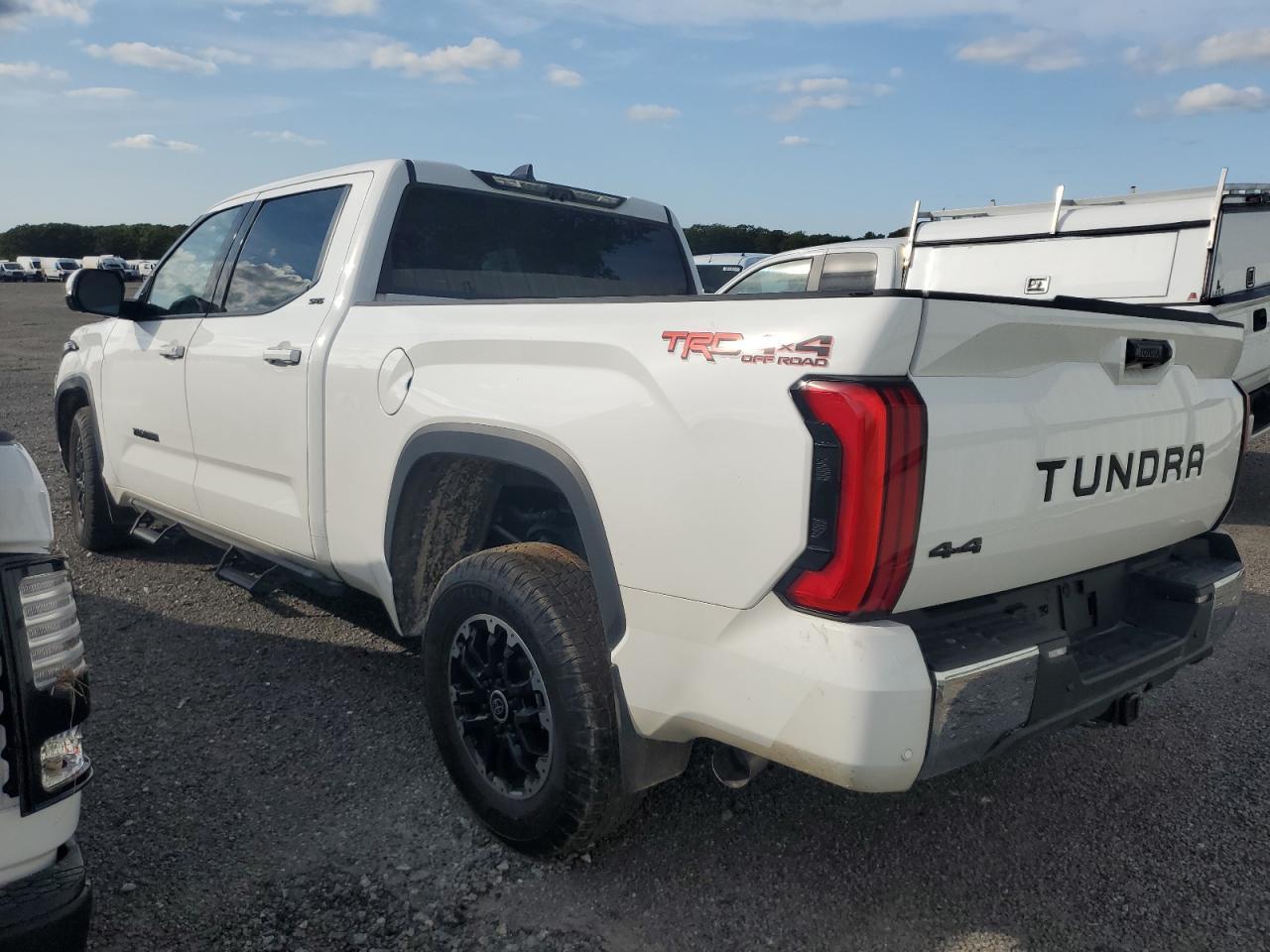 2022 Toyota Tundra Crewmax Sr5 - Image 2