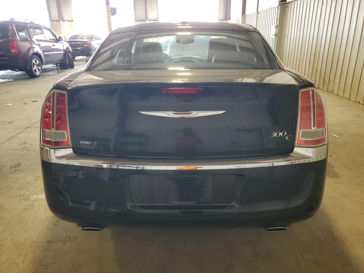 2012 Chrysler 300C - Фото 6