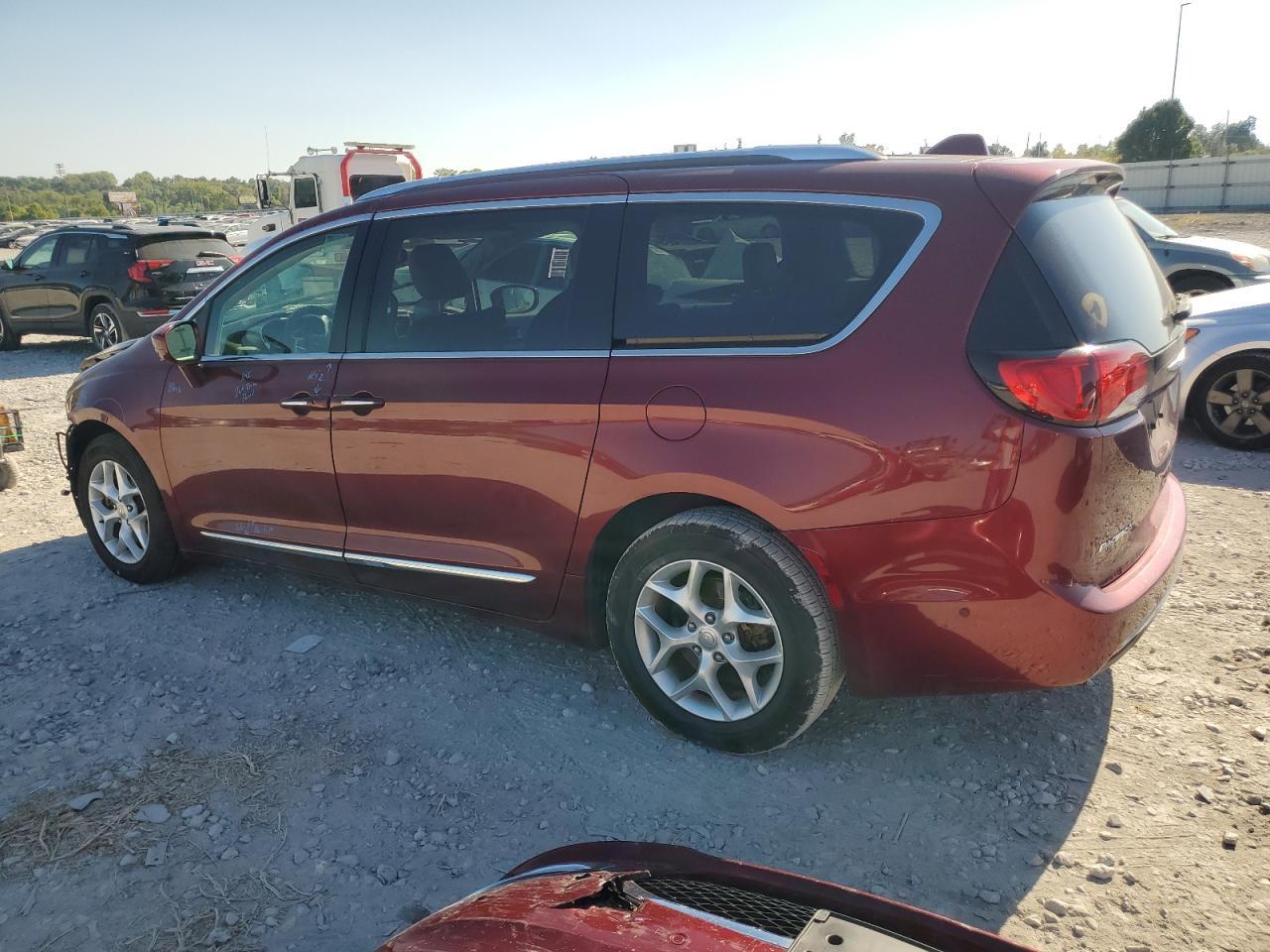 2018 Chrysler Pacifica Touring L Plus - Фото 3