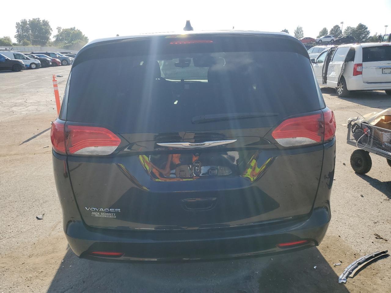 2023 Chrysler Voyager Lx - Фото 6