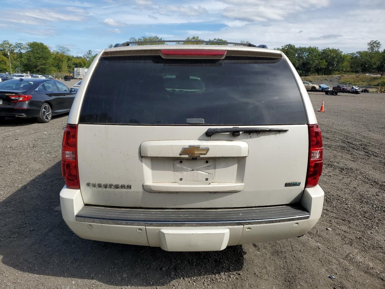 2011 Chevrolet Suburban K1500 Ltz - Фото 6