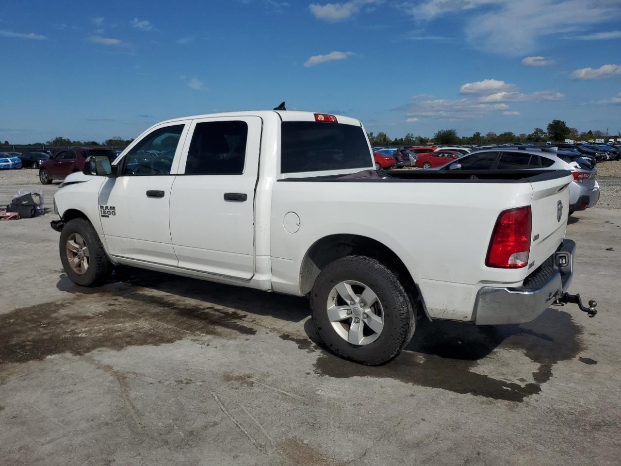 2022 Ram 1500 Classic Slt - Фото 2