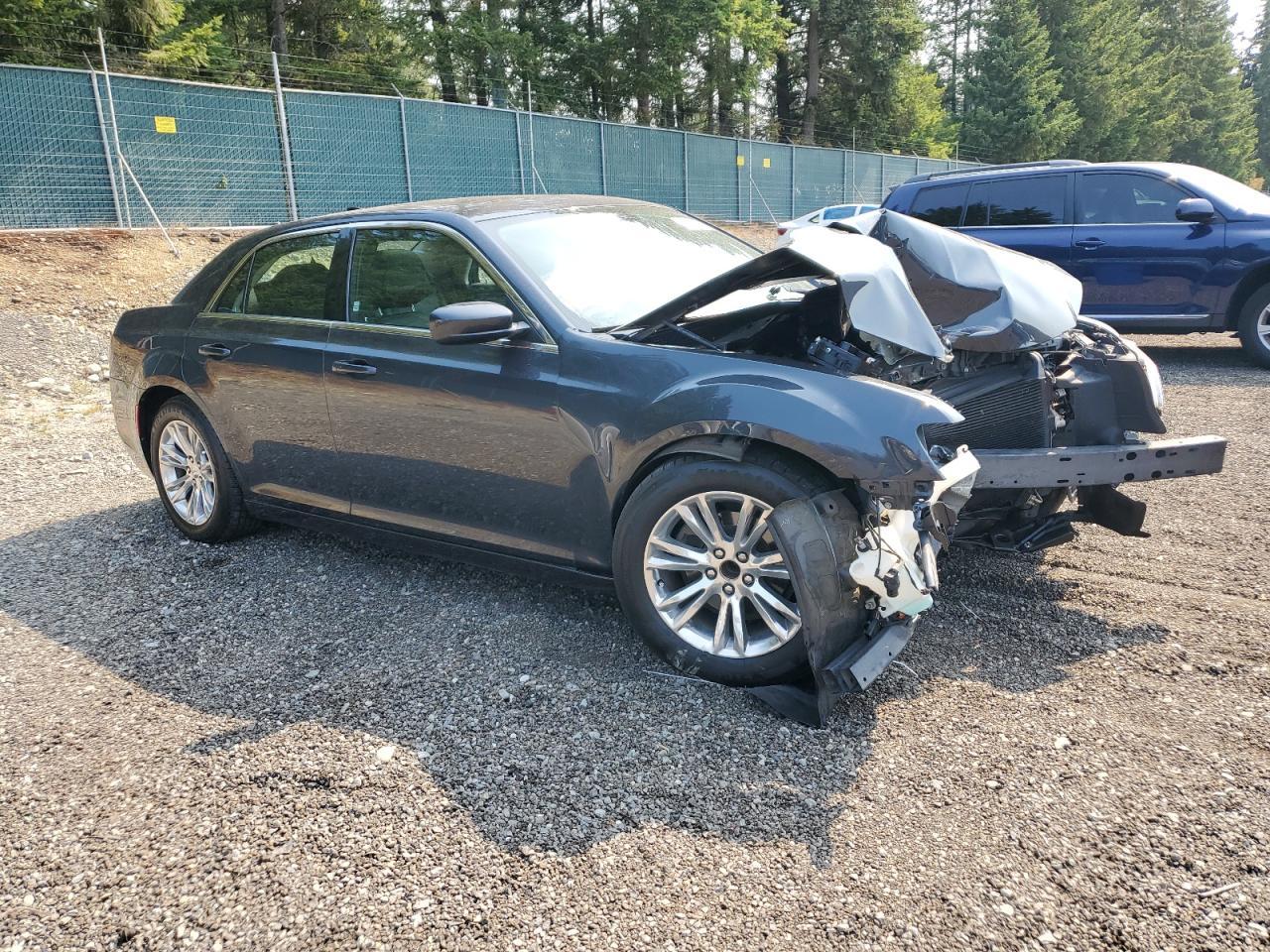 2017 Chrysler 300 Limited - Image 4
