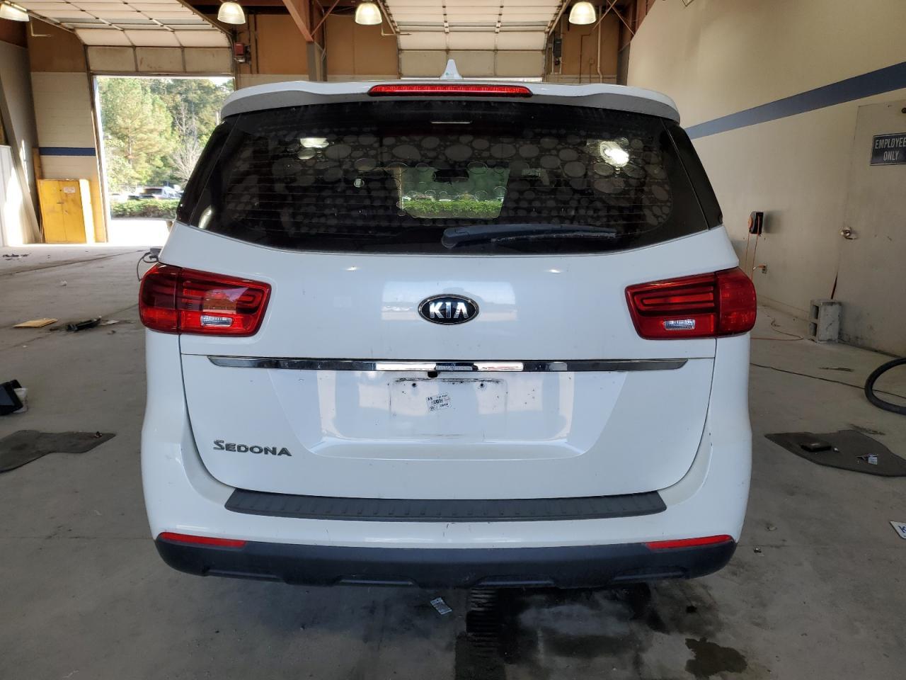 2020 Kia Sedona L - Image 6