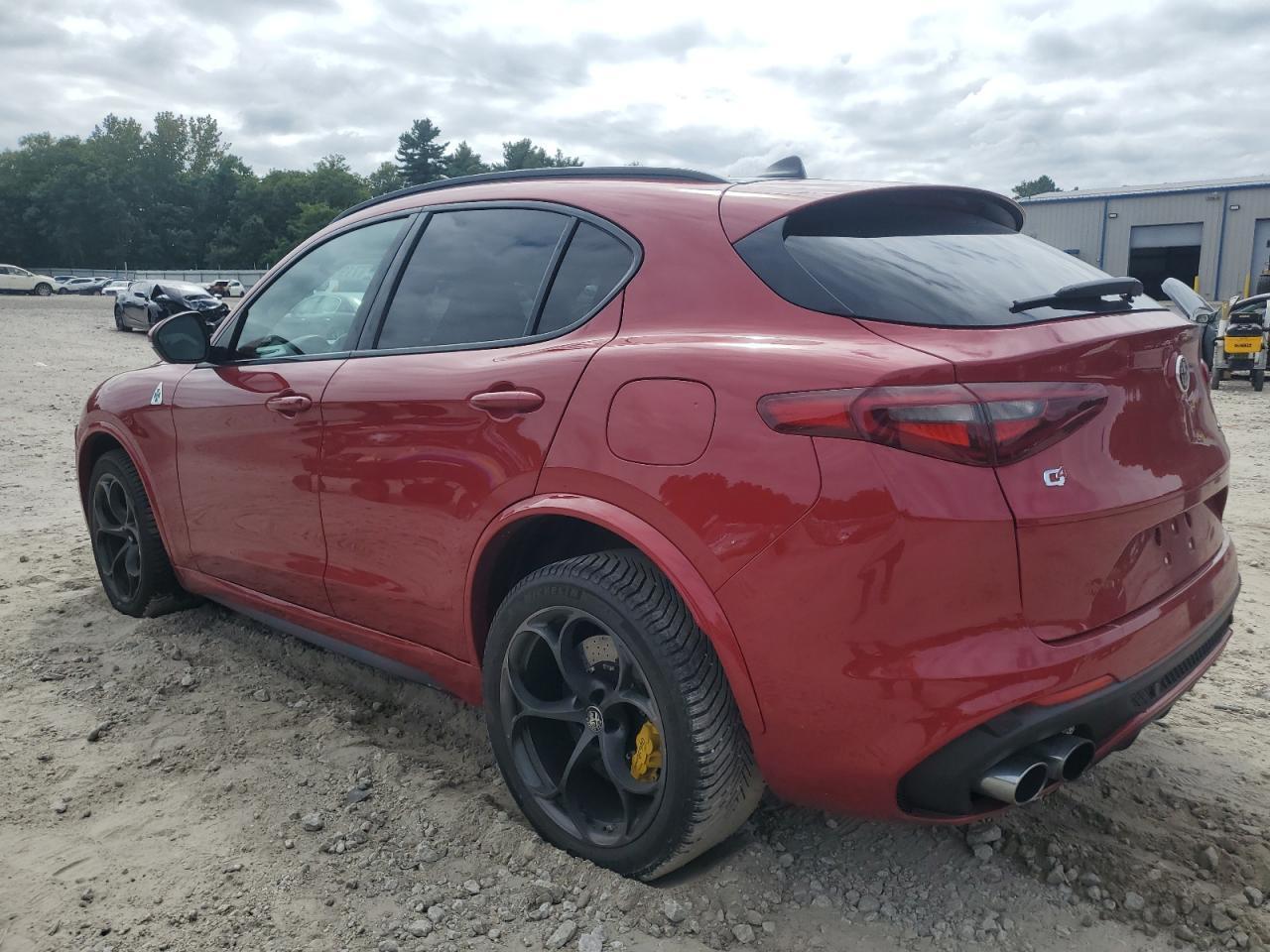 2018 Alfa Romeo Stelvio Quadrifoglio - Image 2
