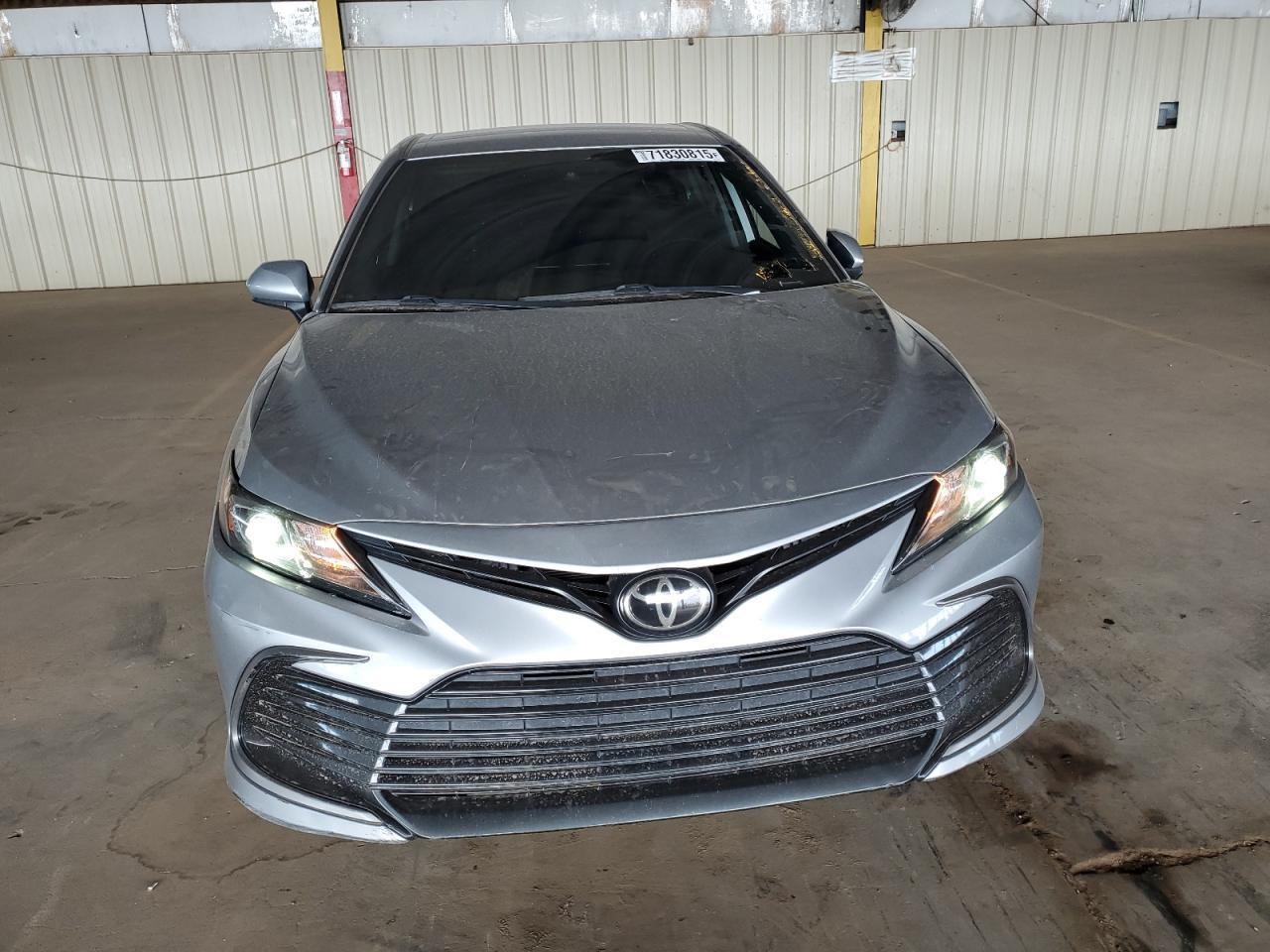 2022 Toyota Camry Le - Фото 5