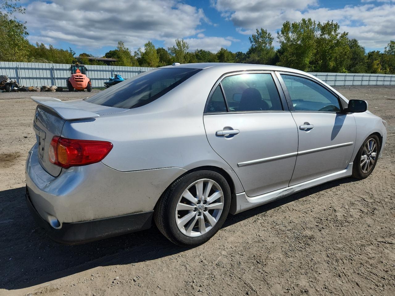 2010 Toyota Corolla Base - Фото 3