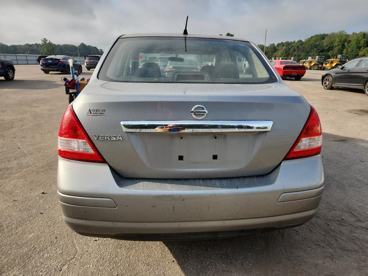 2011 Nissan Versa S - Image 6